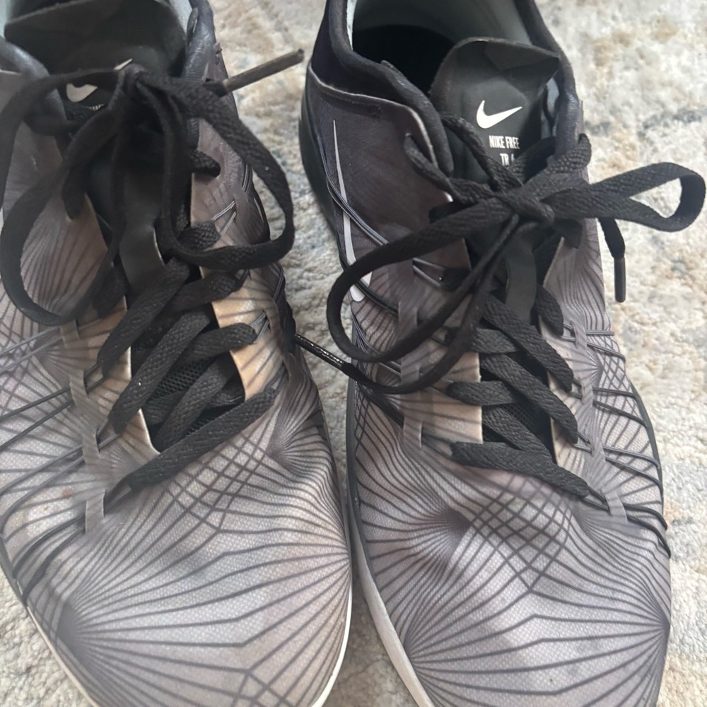 Nike Black and White Athletic Shoes with Breathable Mesh - Picture 2 of 5